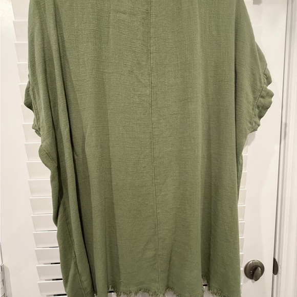 Umgee Short Sleeve Fringe Bottom Green Top Women’s Size XL - Picture 4 of 5
